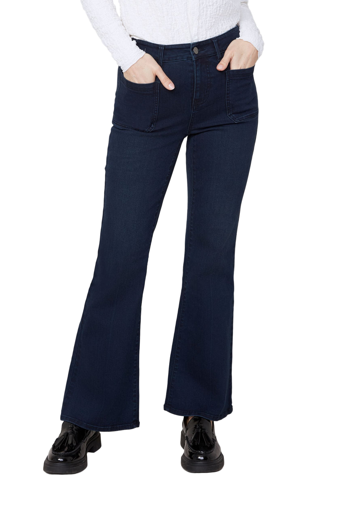 The perfect woven pant that can be worn for most occasions.