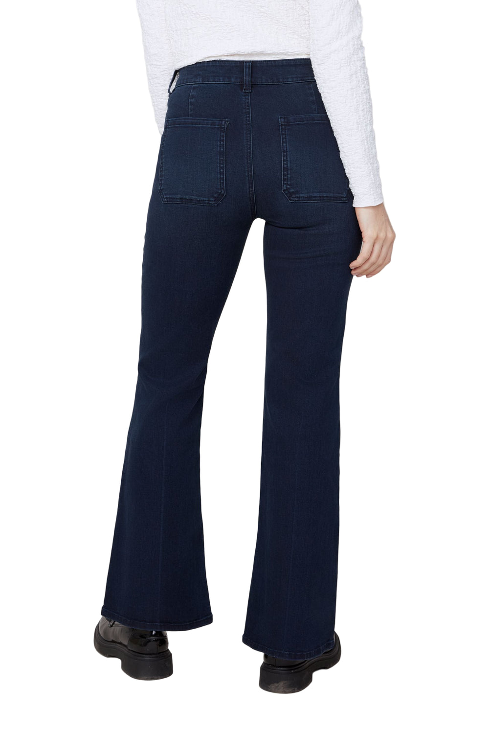 The perfect woven pant that can be worn for most occasions.