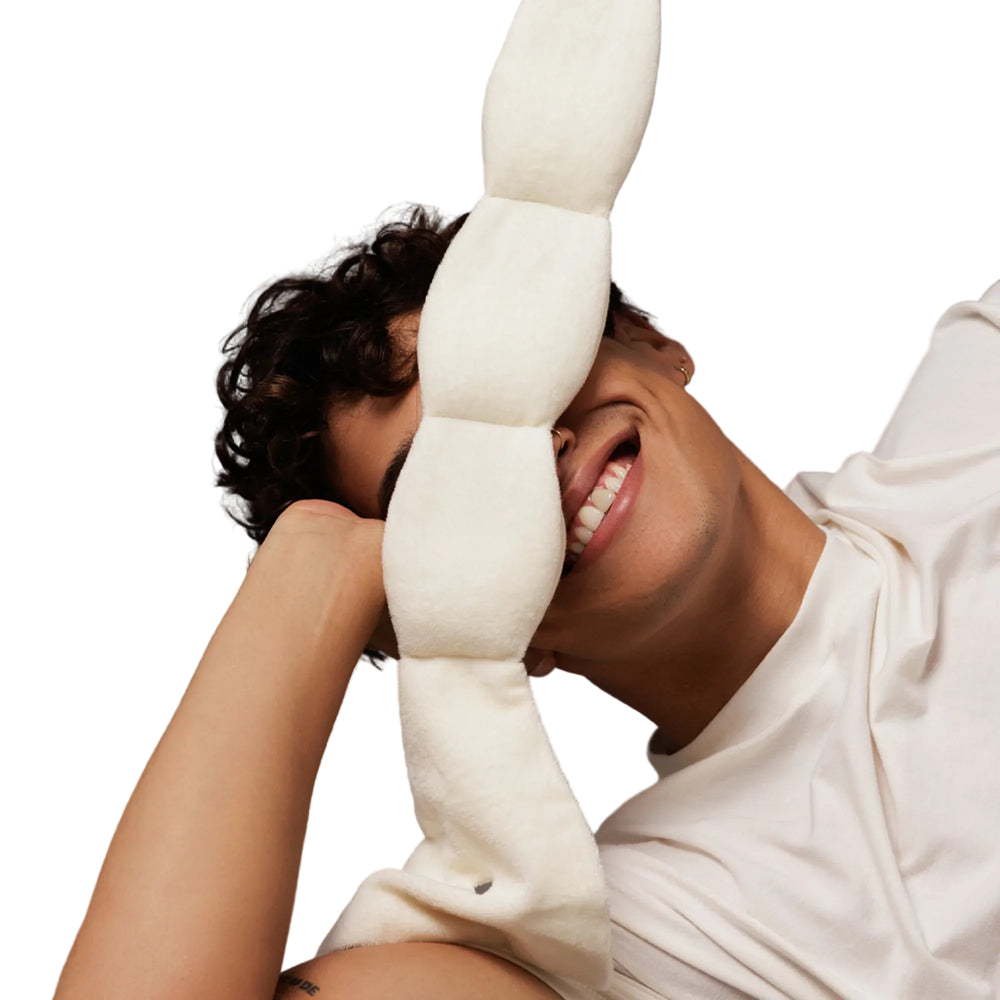 The Weighted Blanket For Your Eyes®

Nodpod's award winning strap-free design equally distributes the power of deep-touch pressure across key pressure points to help calm overactive minds, soothe headaches and help you sink into deep restful sleep.