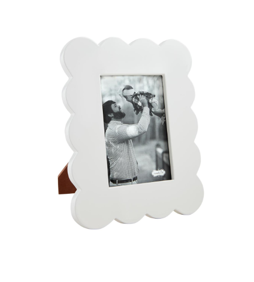 Scallop Lacquer Frames