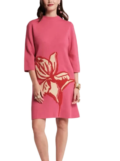 
Annie got a makeover. Meet the charming transitional piece made from a merino wool-blend, perfect for bringing you from summer to fall. Featuring quarter-length sleeves, floral embroidery, and a chic round neckline to polish off the sleek silhouette.