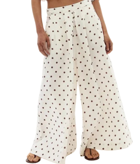 These super wide linen pants are flattering and easy. They feature a high waist with front pleats and an elastic band on the back for great comfort. The Sabi Pants are crafted from 100% natural linen, which is pre-washed and softened for easy handling and a lovely drape.