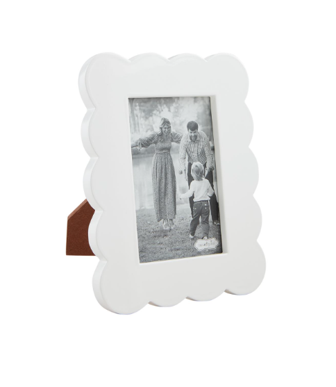 Scallop Lacquer Frames