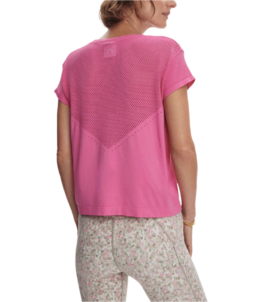 Cut to a boxy silhouette with short sleeves, this classic active tee is soft and supportive with subtle textured perforation for enhanced breathability. Perfect for layering over your daily activewear.