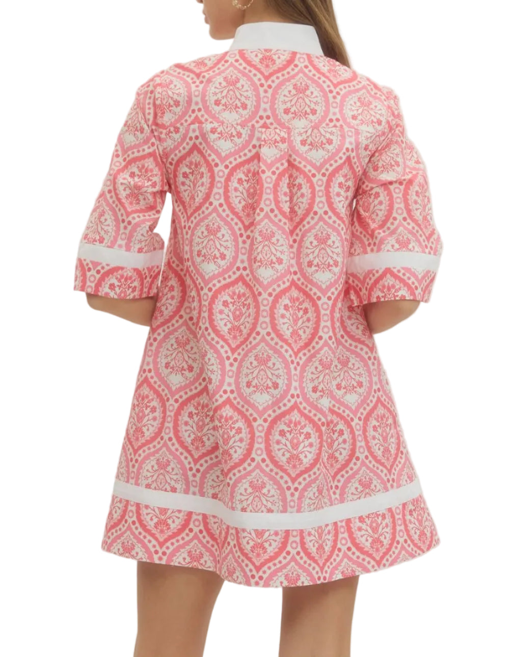 Botanical print 3/4 sleeve mini dress featuring contrast trim V-neck and collar detail. Side pockets. Lined. Woven. Non-sheer. Lightweight.
