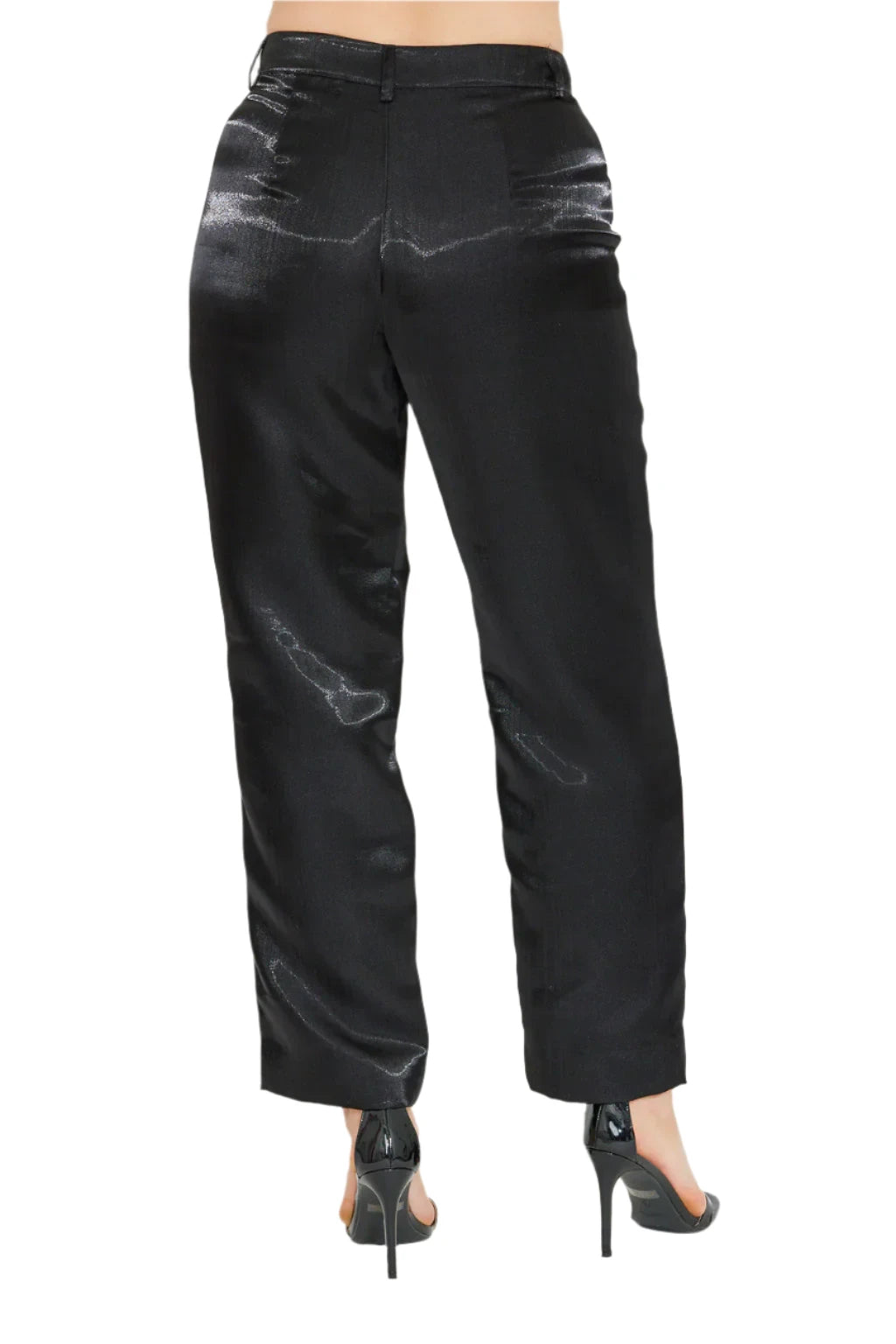 Looking for the perfect fitting pant that has a bit of flare? The Remy Pant is perfect to pair with a blouse for a more dressed up look, or dressed down with a basic tee with a tapered waist and functional pockets.

Fabric: 100% Polyester
Machine wash cold