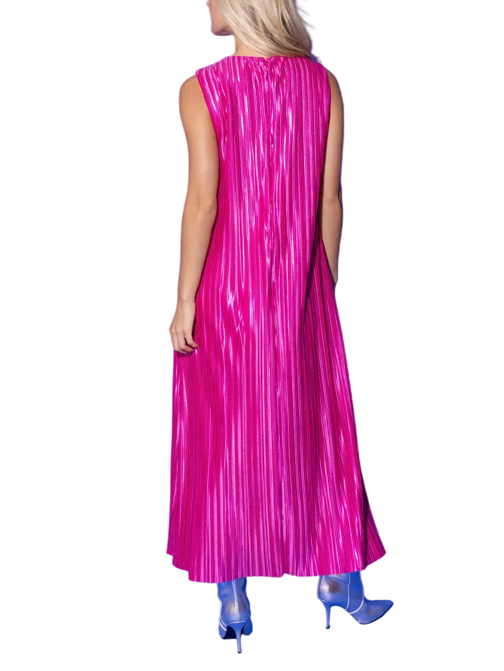 The Arya Dress in Wild Pink is pure, unapologetic glamour. A vibrant hot pink pleated fabric shimmers and moves with every step, catching the light in the most effortlessly dazzling way. A simple crew neckline and sleeveless silhouette let the stunning color and luminous texture do all the talking in this breathtaking maxi.