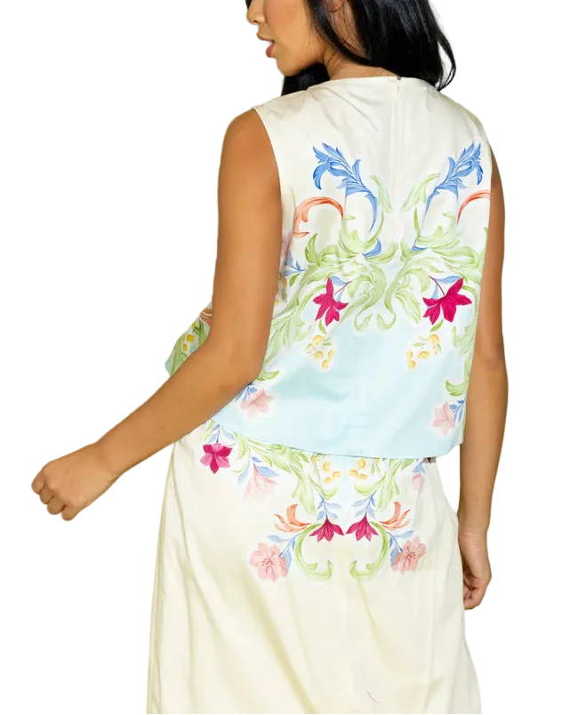 Need an effortlessly chic yet comfy top to add to your wardrobe? Our Peyton Top is the perfect piece to add to your wardrobe. Pair it with our matching Maggie Skirt in Dreamscape for the full head-to-toe Alden Adair look!

Fabric Content: 98% Cotton, 2% Spandex
Fabric: Cotton Sateen
Machine wash cold. Tumble dry low.