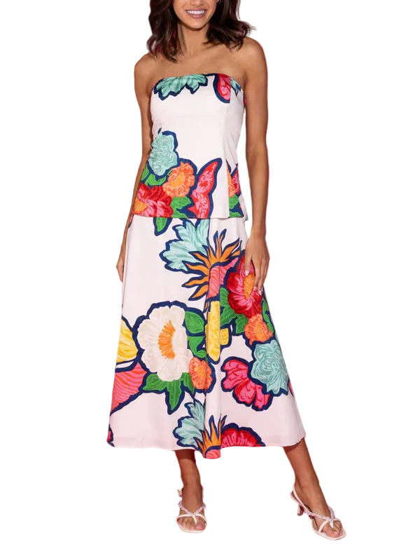 Bright, bold, and effortlessly chic, the Brooks Dress is designed to turn heads wherever you go. Crafted from smooth cotton sateen, its strapless silhouette and vibrant floral print create a flattering, feminine look that’s perfect for sunny days, vacations, or special outings. 

Fabric Content: 98% Cotton, 2% Spandex
Fabric: Cotton Sateen
Machine wash cold. Tumble dry low.