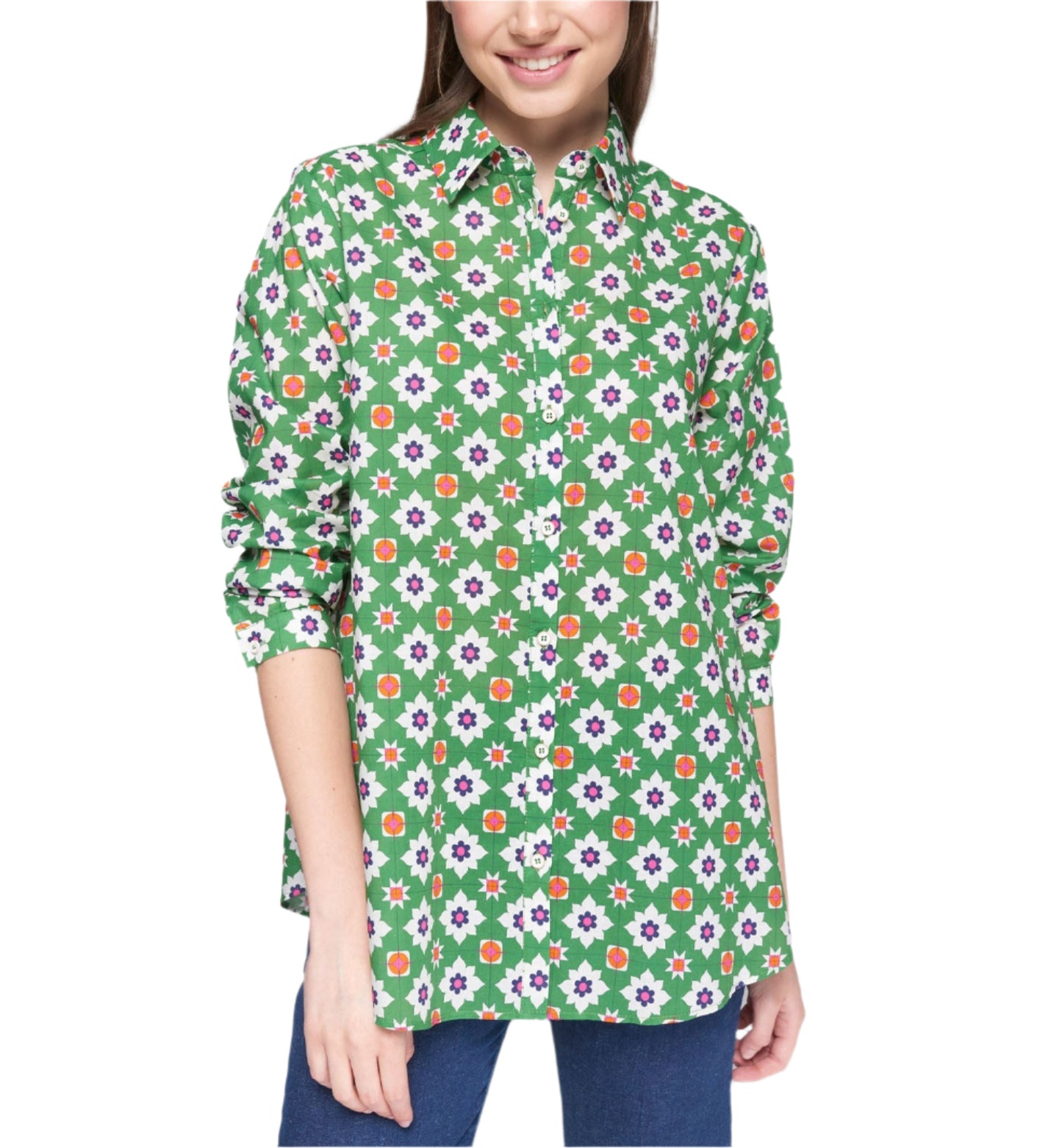 Green shirt with flowers and geometric motifs. Front fastening with shirt buttons. Long sleeves with cuffs. 100% cotton. 