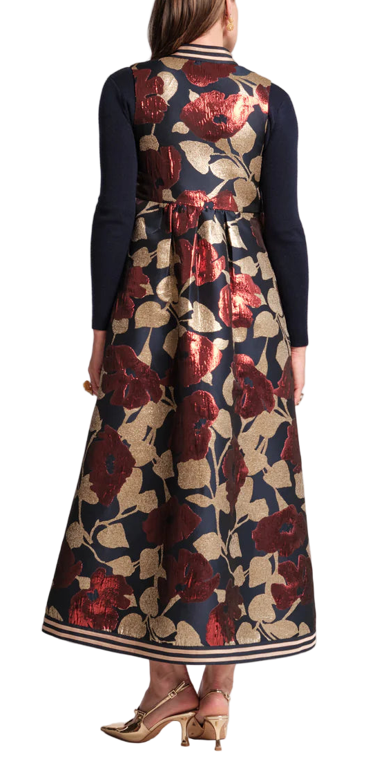 The quintessential party piece has arrived. Let yourself be swept away in the breathtaking Susie Jacket, fit with a flourishing gold jacquard print with a vintage-inspired silhouette. The best-selling Susie Jacket is flying solo this season without a jumpsuit, ready to be styled for all your sparkling holiday plans.