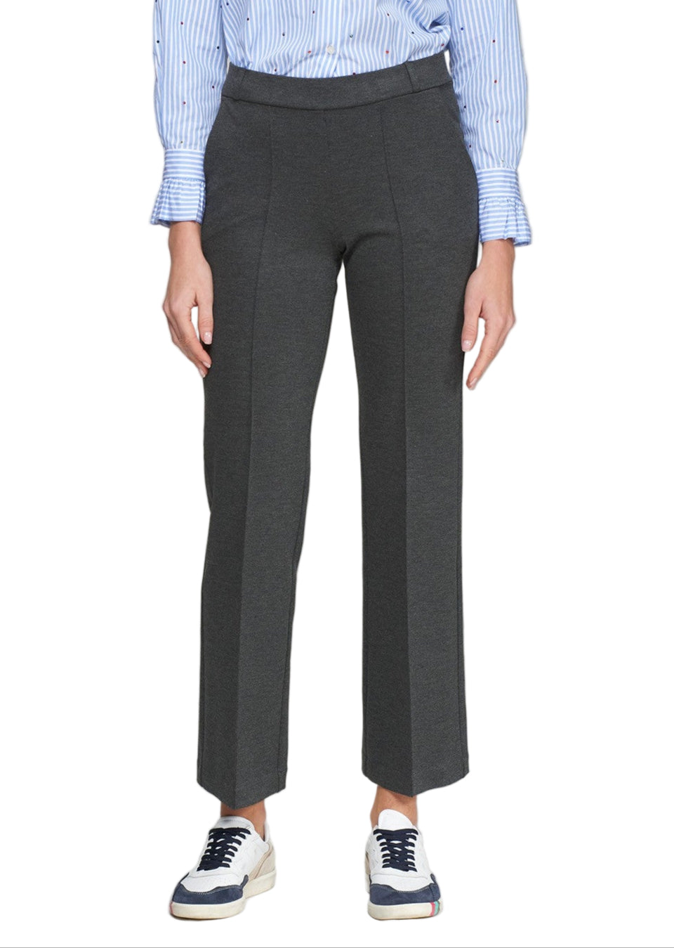 Straight-leg trousers in grey structured fabric. Designed with a clean waistband, front seams and side pockets. Ankle-length with a softly stretchy feel and fluid drape for a flattering fit. Ideal for comfort without compromising on structure.